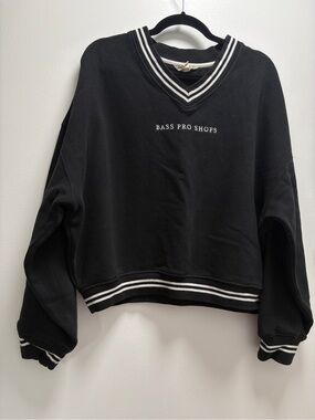 Bass Pro Shops Black & White V-neck Pullover